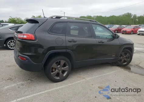2016 Jeep Cherokee Latitude z USA, uszkodzony, nr VIN 1C4PJLCB4GW312050